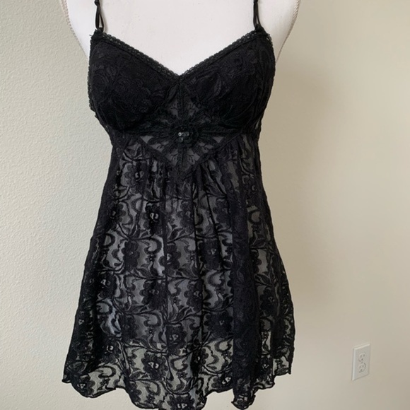 Lingerie - Picture 1 of 7